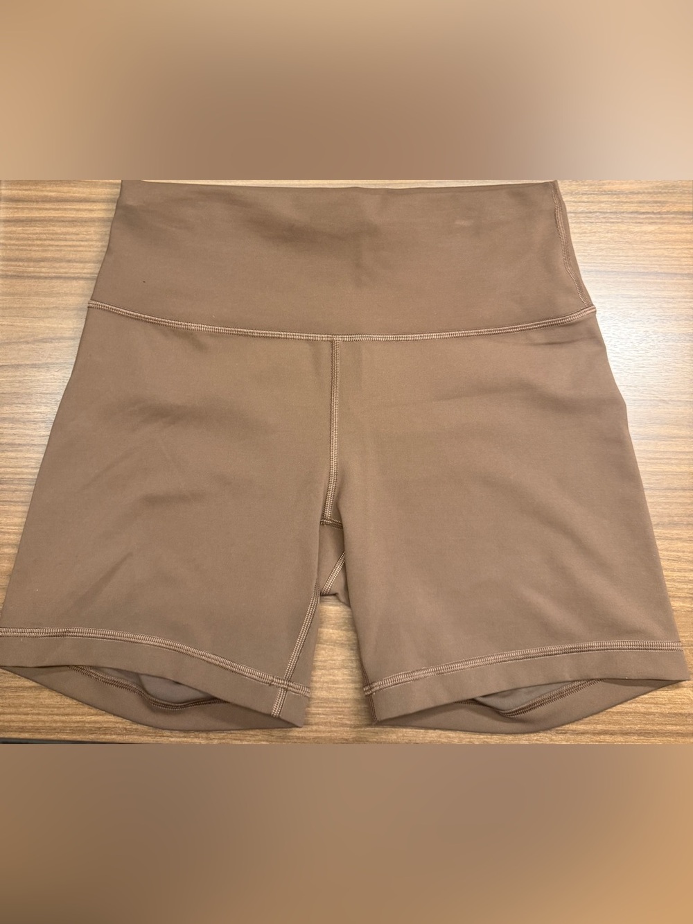 Lululemon Wunder Train High-Rise Short 6”